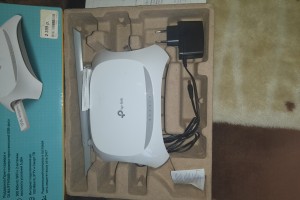 Продается Wi-Fi Роутер, TP-Link.+ Коммутатор в подарок.